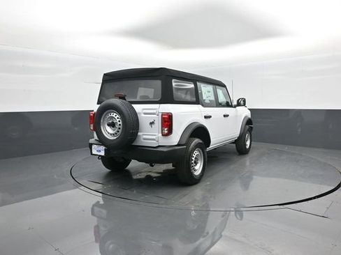 New 2026 Ford Bronco Base image 7