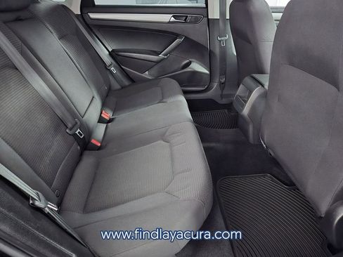 Used 2017 Volkswagen Passat 1.8T S image 15