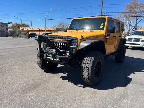 Used 2012 Jeep Wrangler Unlimited Rubicon w/ Connectivity Group image 58