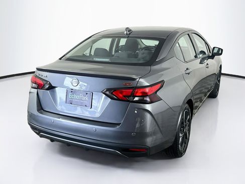 Used 2025 Nissan Versa SR FWD image 9