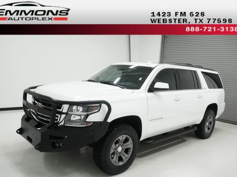 Used 2018 Chevrolet Suburban LT w/ Luxury Package AWD/4WD image 1