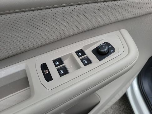 Used 2024 Volkswagen Atlas SE FWD image 17