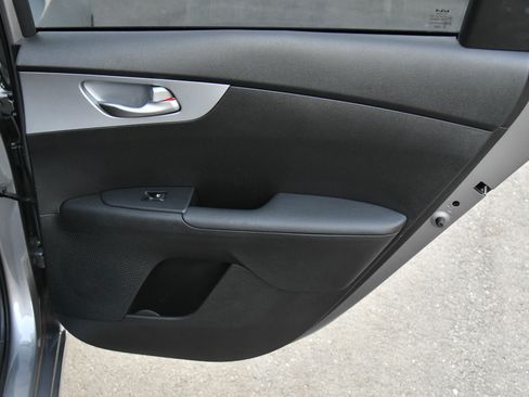 Used 2023 Kia Forte LXS image 32