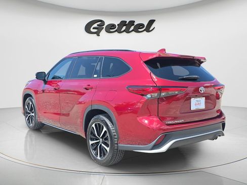 Used 2022 Toyota Highlander XSE FWD image 7