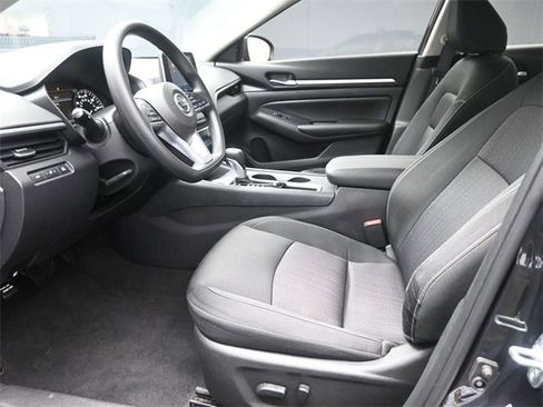 Used 2022 Nissan Altima 2.5 SV image 17