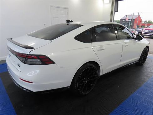 Used 2023 Honda Accord Sport image 11
