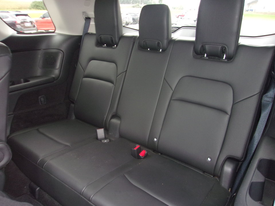 Used 2025 Nissan Pathfinder SL w/ SL Premium Package AWD/4WD image 23