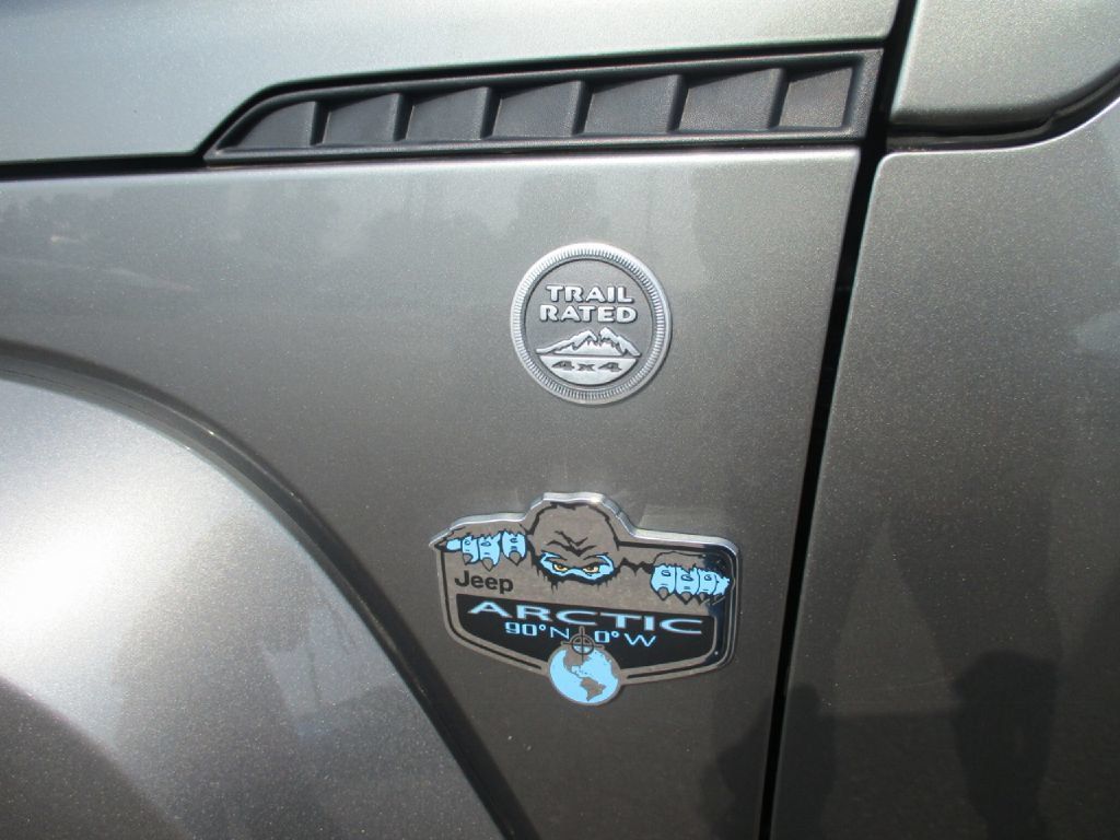 Used 2012 Jeep Liberty Arctic AWD/4WD image 6