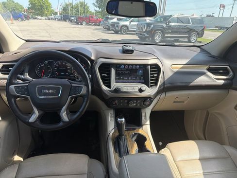 Used 2017 GMC Acadia Denali w/ Technology Package AWD/4WD image 5