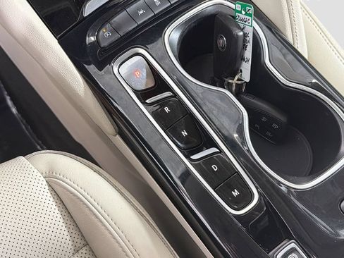 Used 2021 Buick Envision Essence FWD image 17