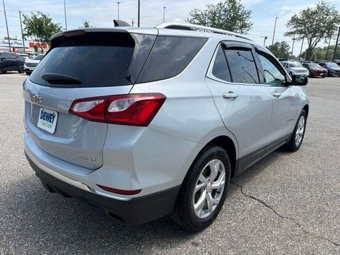 Used 2018 Chevrolet Equinox LT w/ Sun & Infotainment Package AWD/4WD image 5