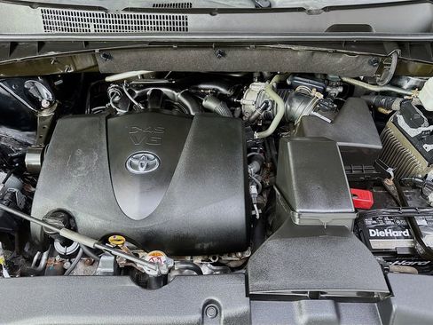 Used 2019 Toyota Highlander Plus AWD/4WD image 35