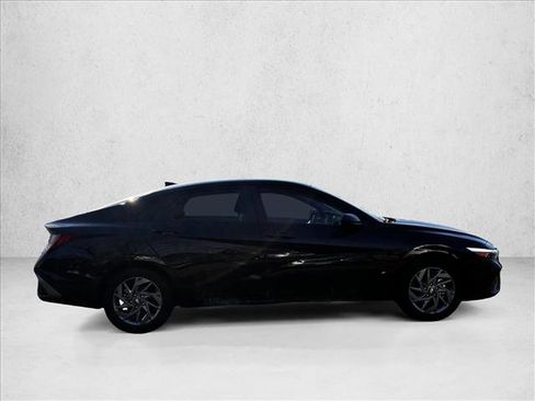 Certified 2025 Hyundai Elantra Blue image 4