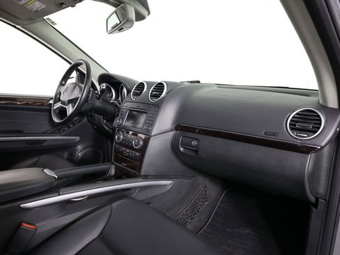 Used 2011 Mercedes-Benz GL 450 4MATIC image 24