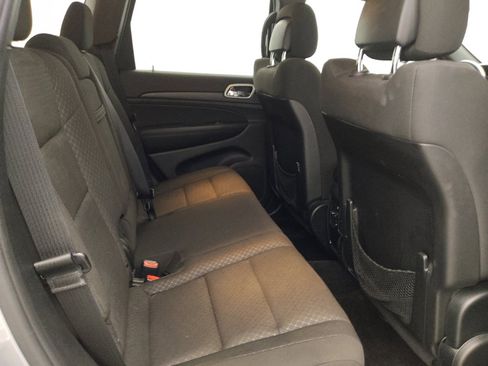 Used 2018 Jeep Grand Cherokee Laredo image 19