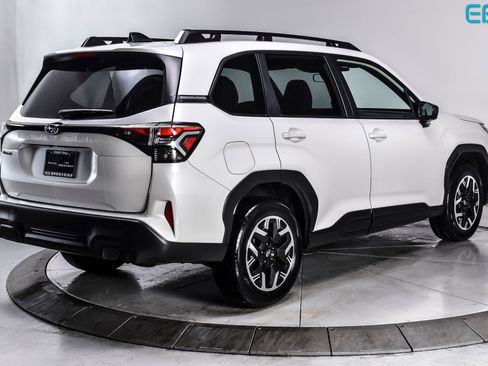 Used 2025 Subaru Forester Premium image 6