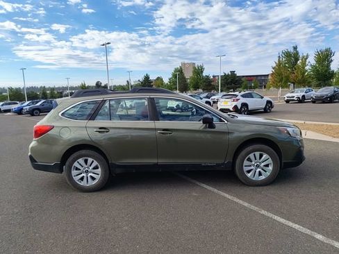 Used 2019 Subaru Outback 2.5i AWD/4WD image 2