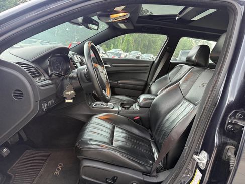 Used 2016 Chrysler 300 S w/ Safetytec Plus Group RWD image 18