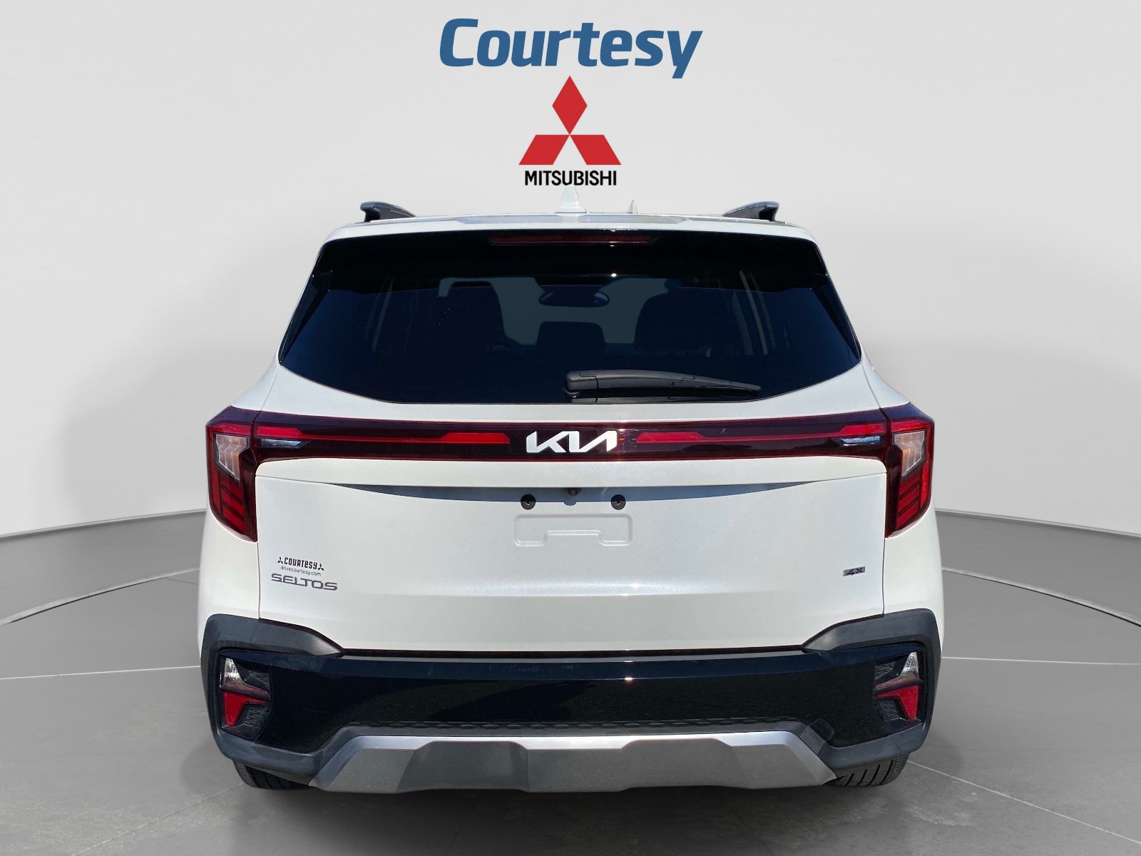 Used 2024 Kia Seltos EX AWD/4WD image 4