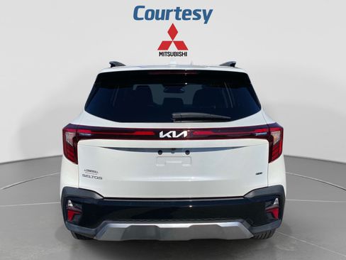 Used 2024 Kia Seltos EX AWD/4WD image 4