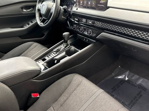 Used 2024 Honda Accord Sport image 31