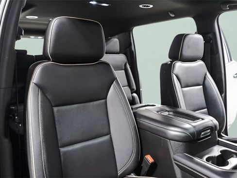 Used 2022 GMC Yukon XL SLT w/ SLT Luxury Package image 36