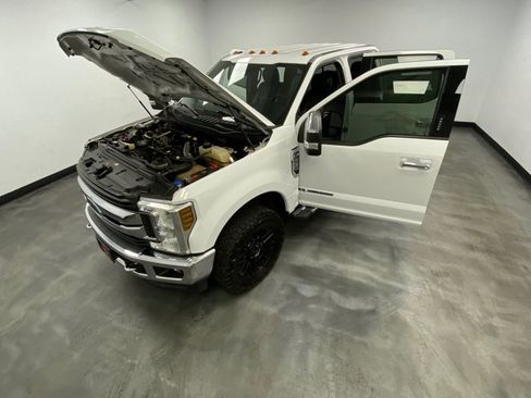 Used 2019 Ford F250 XLT w/ XLT Premium Package AWD/4WD image 45