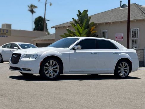 Used 2019 Chrysler 300 Limited RWD image 8
