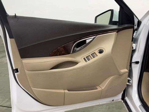 Used 2012 Buick LaCrosse Premium image 11