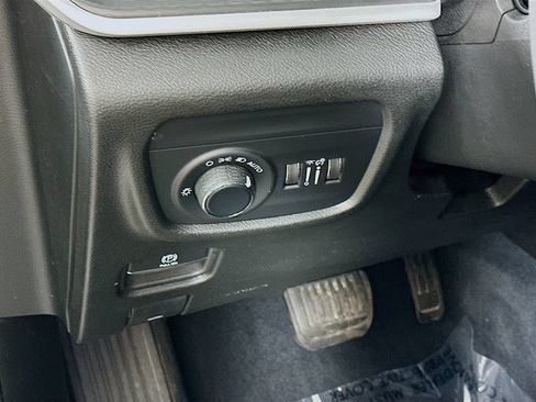 Certified 2023 Jeep Grand Cherokee Altitude AWD/4WD image 18