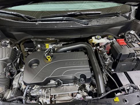 New 2026 Chevrolet Equinox LT FWD image 32