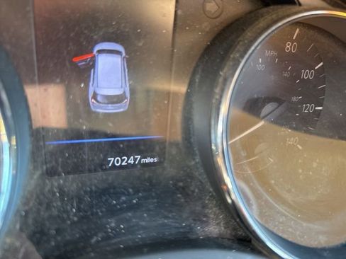 Used 2018 Nissan Rogue S image 12