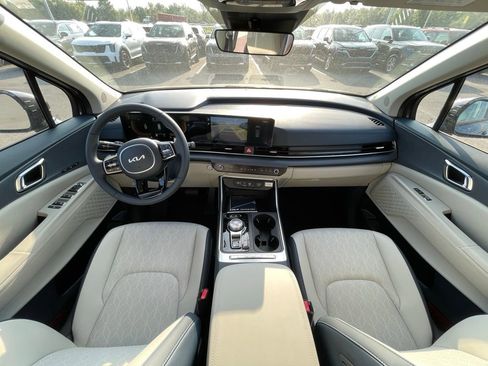 New 2026 Kia Carnival EX image 24