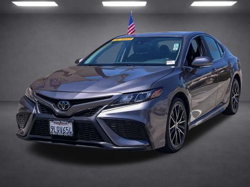 Used 2024 Toyota Camry SE FWD image 8