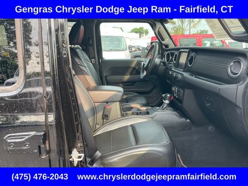 Used 2023 Jeep Wrangler Unlimited Sahara w/ Cold Weather Group AWD/4WD image 21