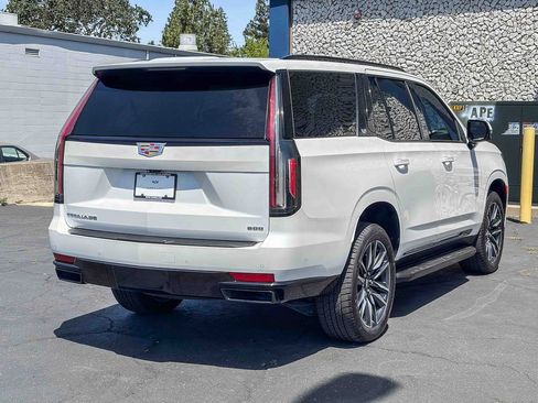 Certified 2022 Cadillac Escalade Sport AWD/4WD image 4