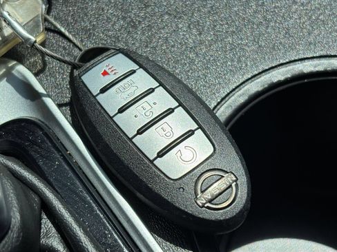 Used 2025 Nissan Altima 2.5 SV FWD image 17