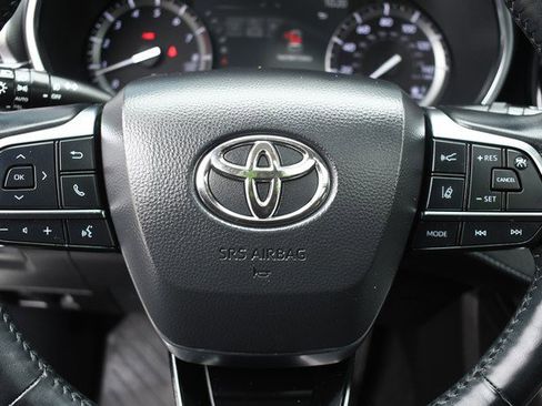 Certified 2021 Toyota Highlander Platinum image 32