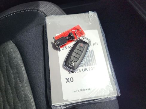 Used 2025 Nissan Pathfinder SV w/ Cargo Package image 34