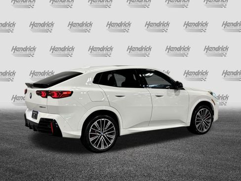 New 2026 BMW X2 xDrive28i w/ Technology Package AWD/4WD image 8