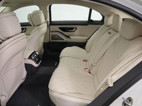 New 2026 Mercedes-Benz S 580e 4MATIC Sedan image 23