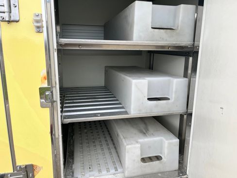 Used 2019 Ford E-450 and Econoline 450 Super Duty w/ Power Windows & Locks Group image 14