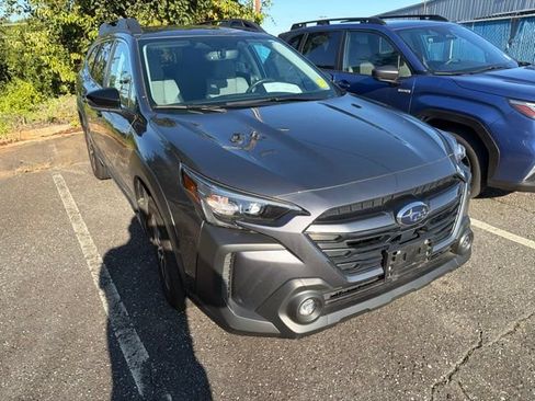 Certified 2025 Subaru Outback Premium w/ Popular Package #1A AWD/4WD image 3
