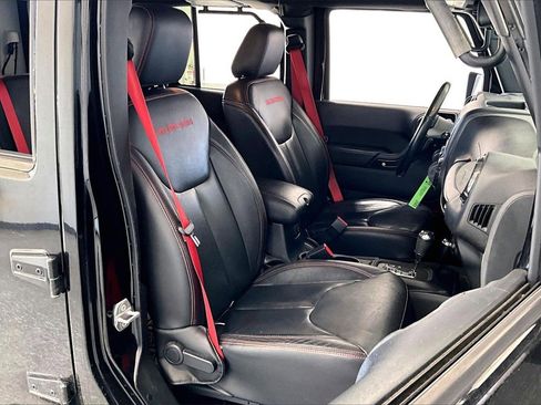 Used 2017 Jeep Wrangler Unlimited Rubicon image 16