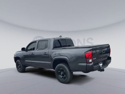 Used 2020 Toyota Tacoma SR AWD/4WD image 8