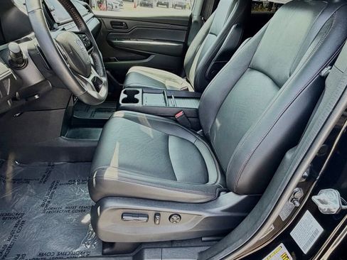Used 2025 Honda Odyssey Sport-L image 16