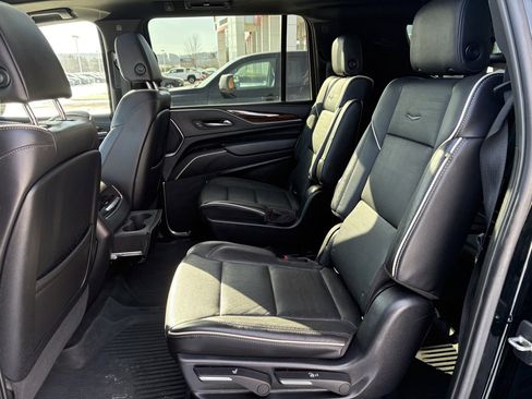 Used 2022 Cadillac Escalade ESV Premium Luxury w/ Performance Package image 13