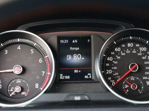 Used 2018 Volkswagen GTI SE FWD image 48
