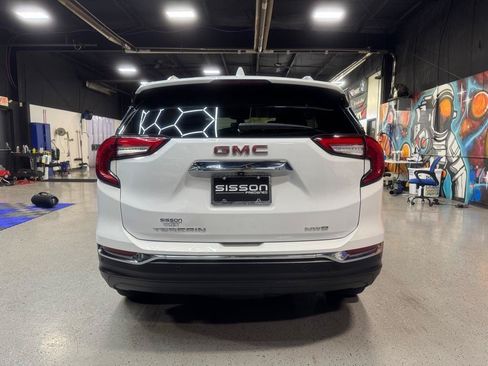 Used 2023 GMC Terrain SLT AWD/4WD image 4