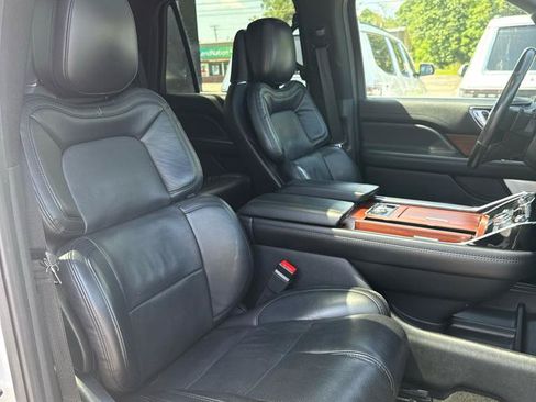 Used 2021 Lincoln Navigator L Reserve AWD/4WD image 14
